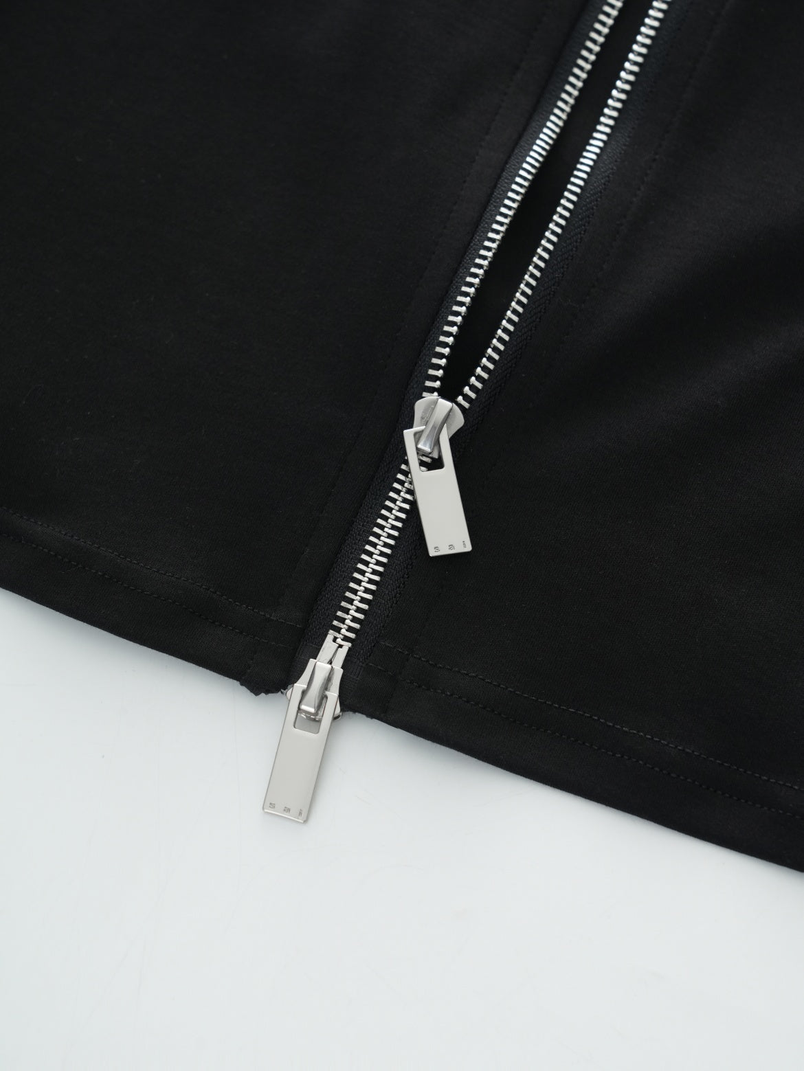 slim-fit zipper cardigan