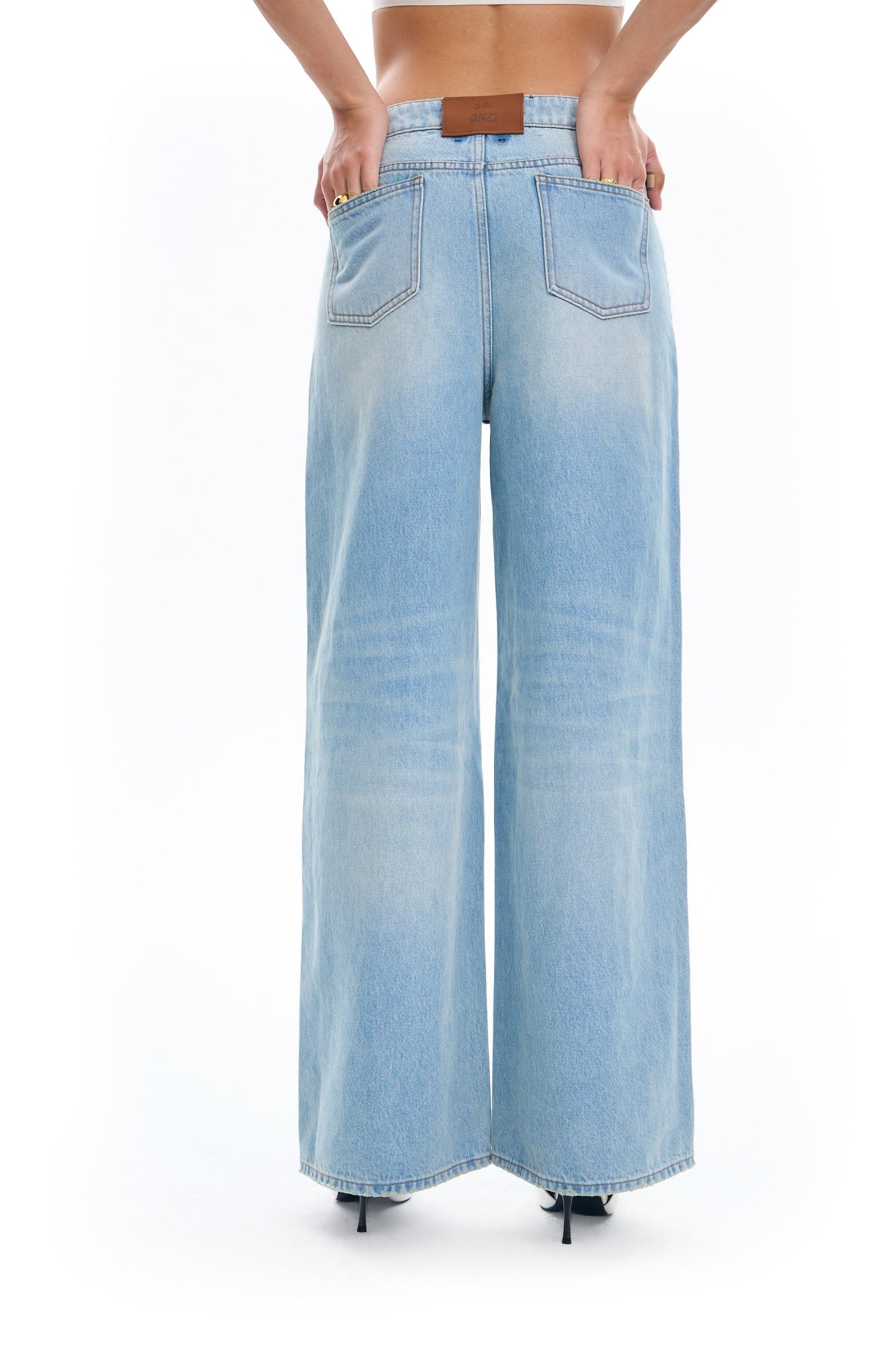 V-Waist Straight Jeans
