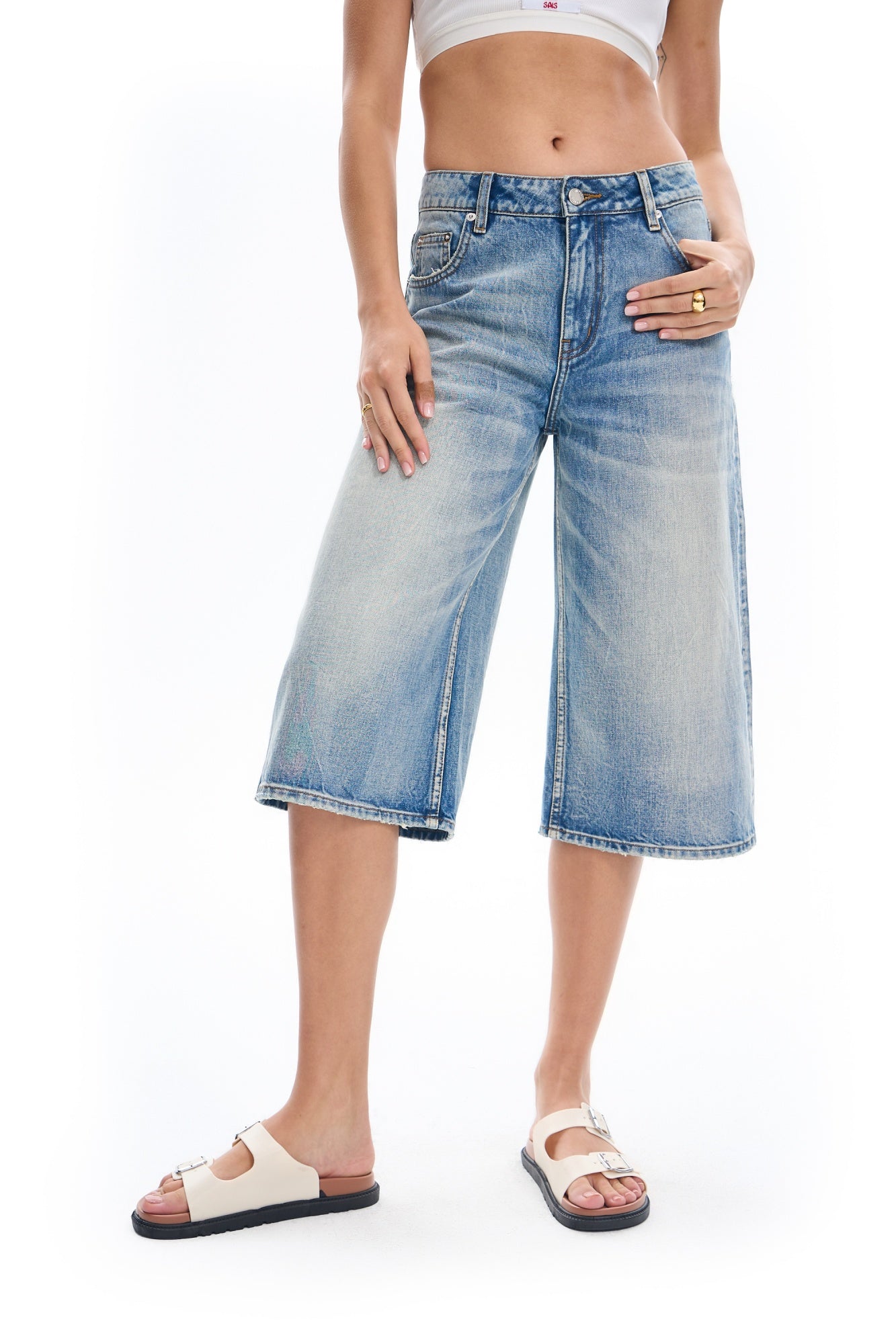 Wide Leg Cropped Jeans