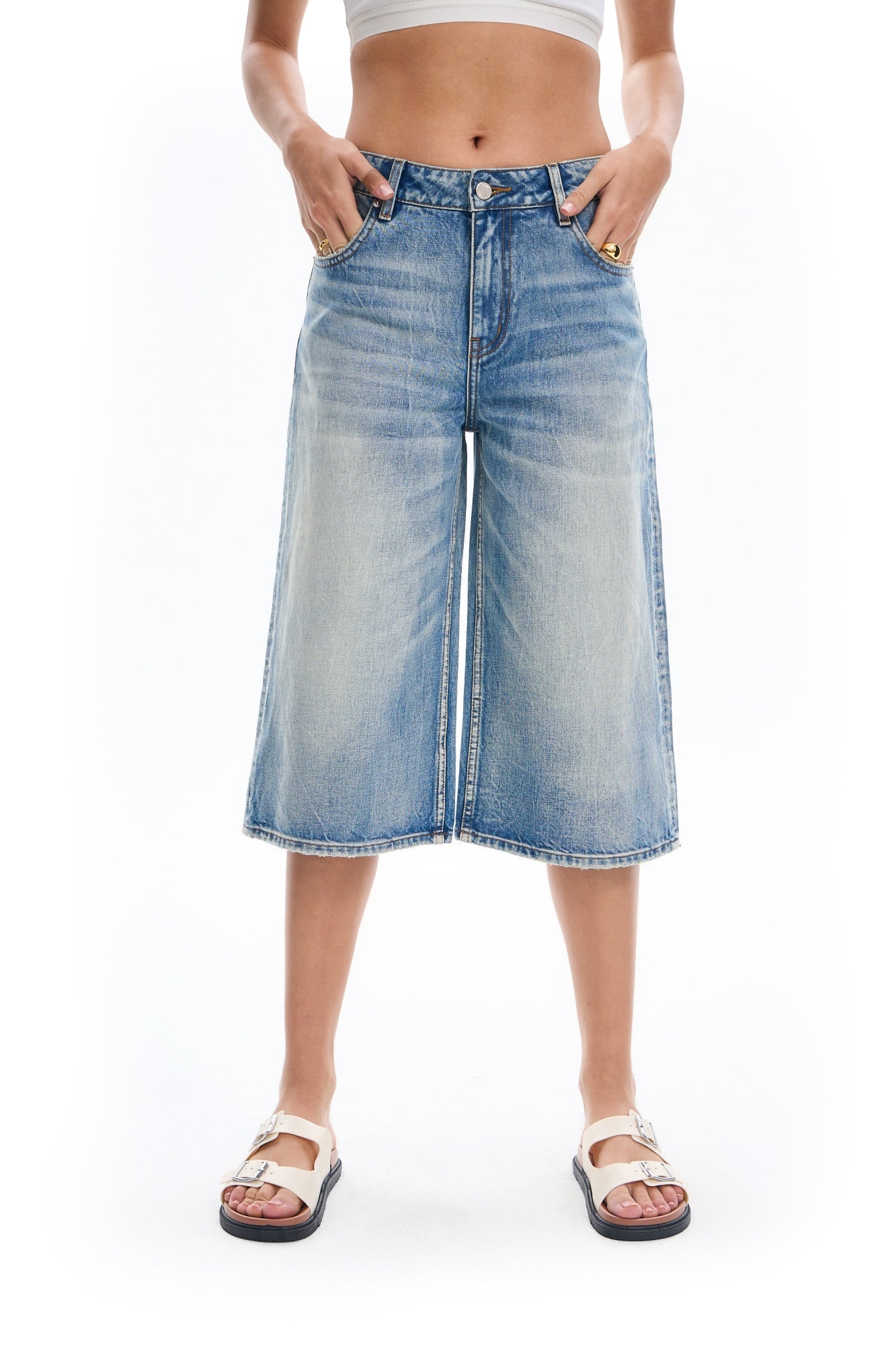 Wide Leg Cropped Jeans